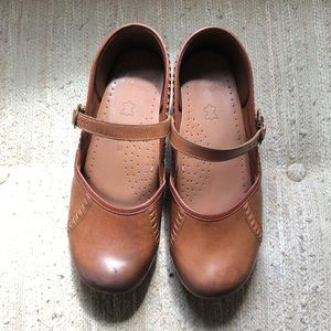 Dansko Clog. Size 38